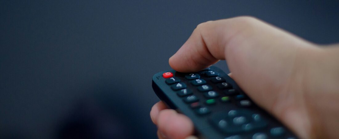 Controle Remoto Universal: Aprenda a Clonar Sinais e Controlar Vários Dispositivos com um Só