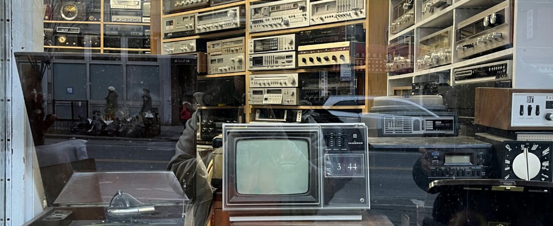 Dispositivos Antigos que Ainda Funcionam: Eletrônicos que Desafiaram o Tempo e Ainda Surpreendem