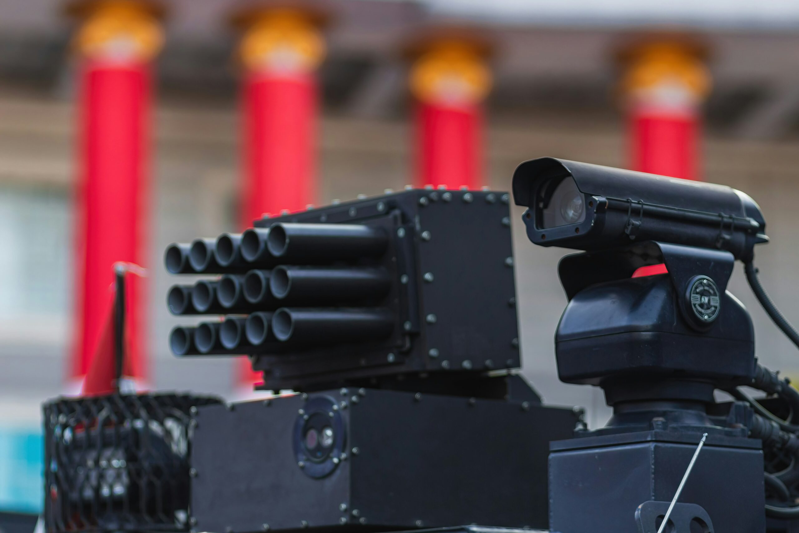 Tecnologia Militar e Eletrônica: O Que Surgiu na Guerra e Acabou no Seu Bolso